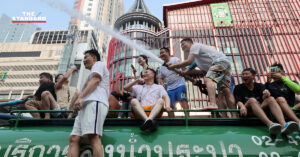 ไพศาลน้ำดื่ม บริารถบรรทุกน้ำประปา เติมน้ำงานสงกรานต์ Central World ราชประสงค์